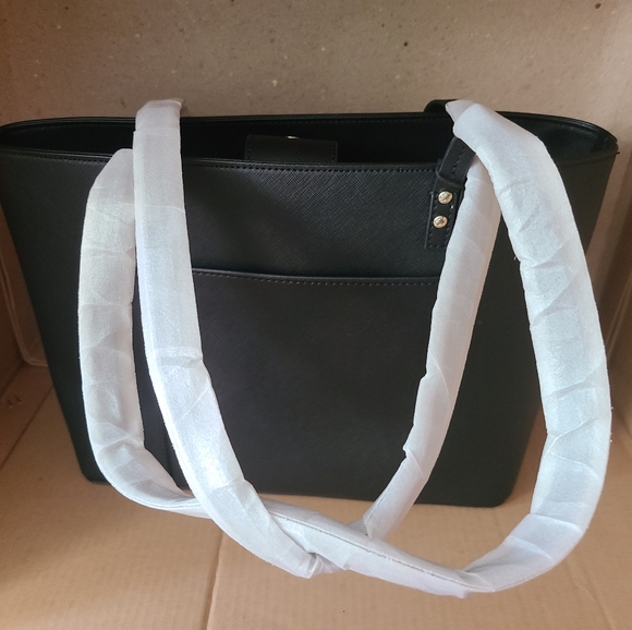 KARL LAGERFELD TOTE WITH DUSTBAG NWT. - Picture 3 of 6